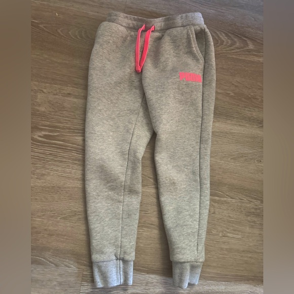 Kids Puma Grey Joggers with Pink logo & drawstring in Like new condition size 6 - Picture 3 of 7